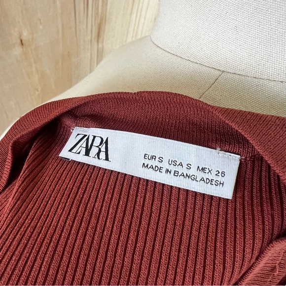 Zara Ribbed Brick Tank - Picture 3 of 4